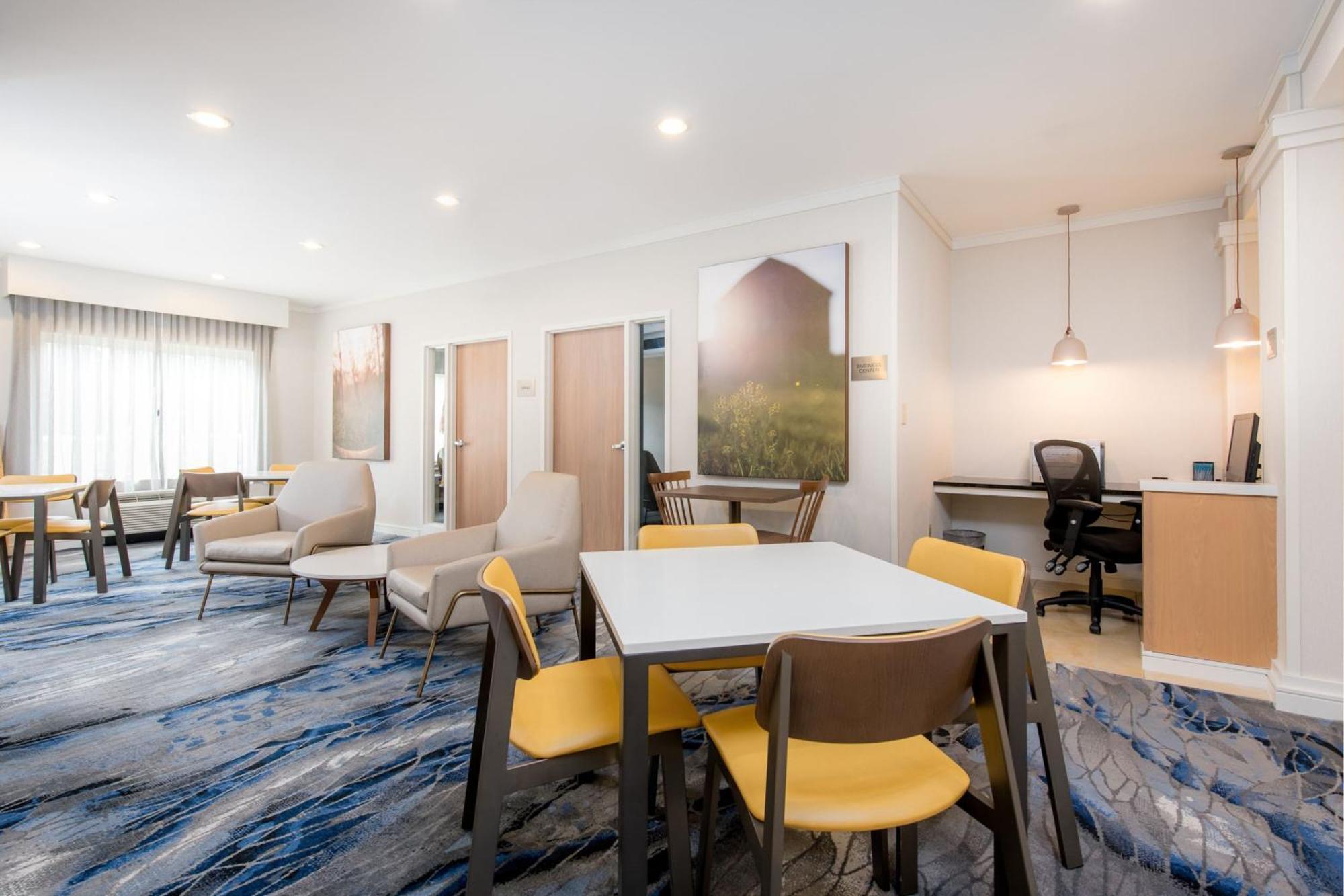 Fairfield Inn Suites Brunswick Ngoại thất bức ảnh