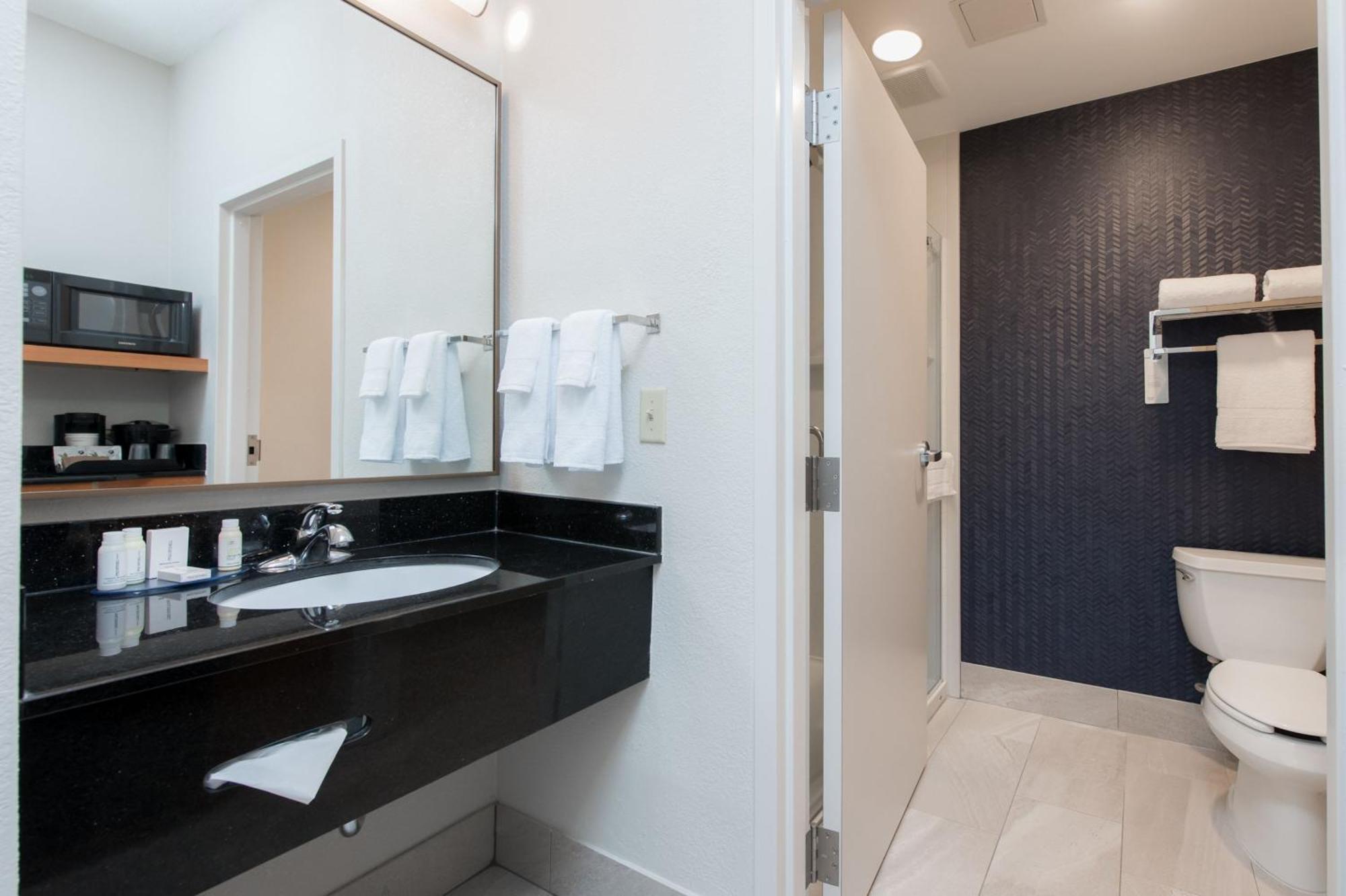 Fairfield Inn Suites Brunswick Ngoại thất bức ảnh