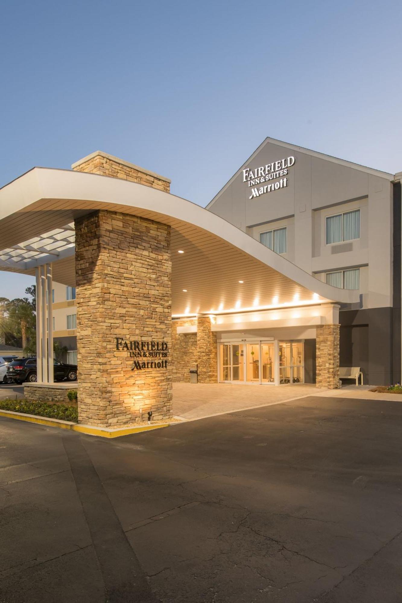Fairfield Inn Suites Brunswick Ngoại thất bức ảnh