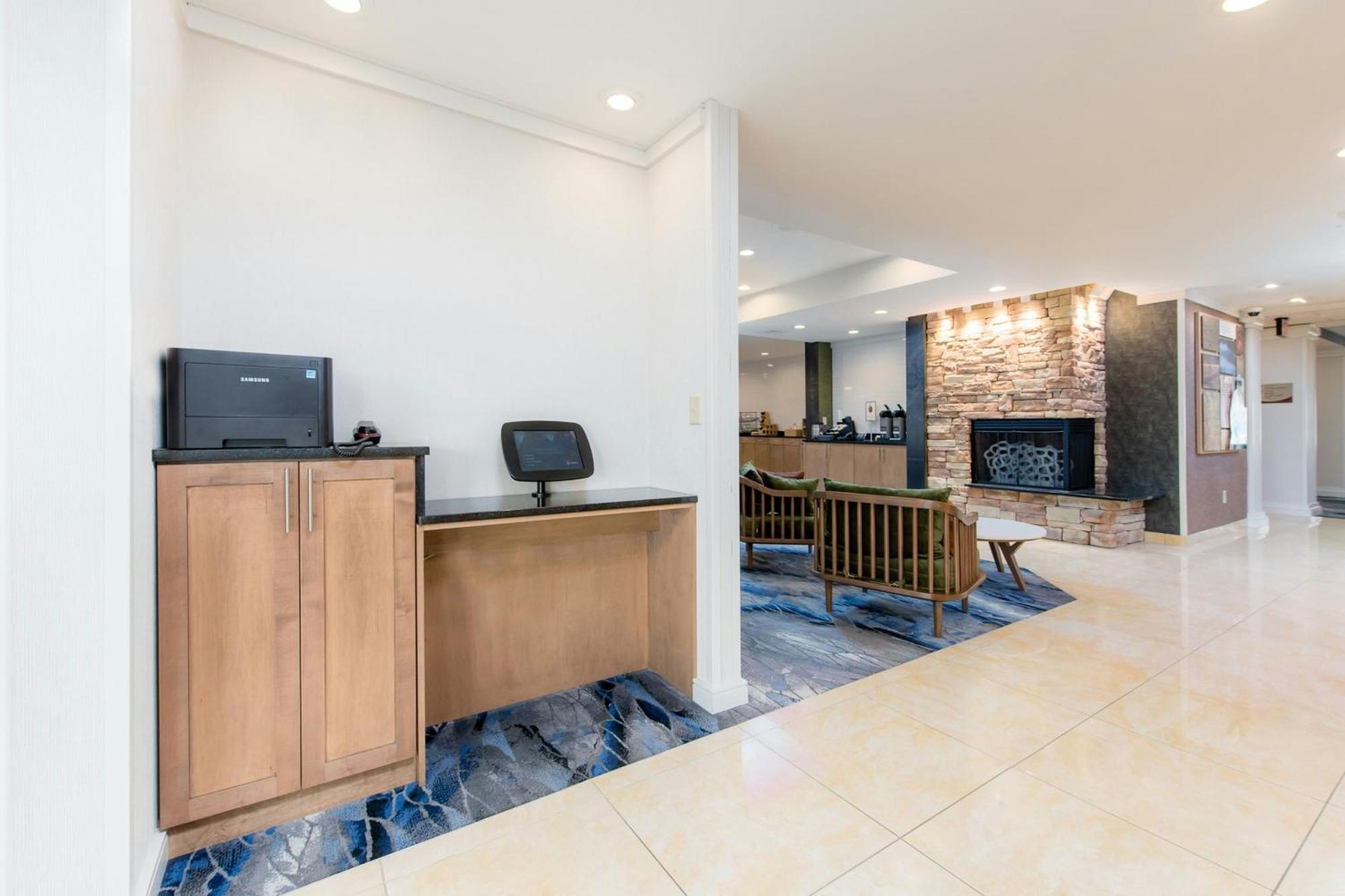Fairfield Inn Suites Brunswick Ngoại thất bức ảnh
